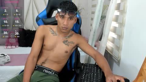 Snapshot of blacksex_boy chatting on 8, 1, 2025 Marlon online show from 8, 1, 2025
