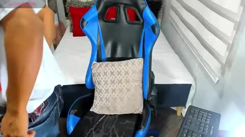 Snapshot of blacksex_boy chatting on 12, 10, 2025 Marlon online show from 12, 10, 2025