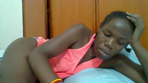 Snapshot of blacksexygal chatting on 23, 12, 2025 SARAH online show from 23, 12, 2025