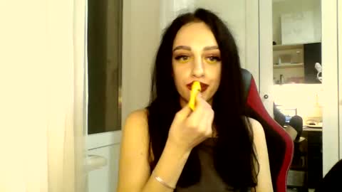 Ivy online show from 5, 3, 2025