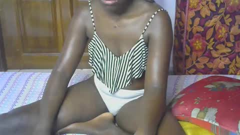 Snapshot of blahkbeauty chatting on 1, 11, 2025 VIVIAN online show from 1, 11, 2025