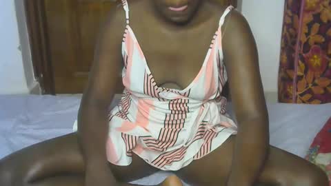 Snapshot of blahkbeauty chatting on 1, 12, 2025 VIVIAN online show from 1, 12, 2025