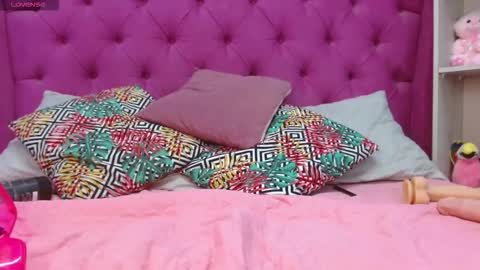 Snapshot of blaiir_moon chatting on 12, 11, 2025 blaiir_moon online show from 12, 11, 2025