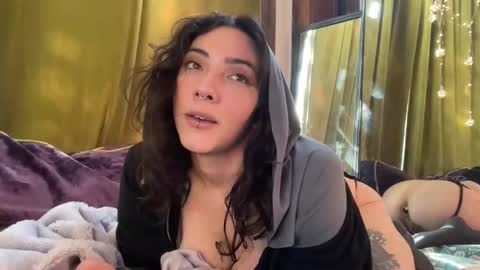 Snapshot of blair_switch chatting on 12, 10, 2025 Blair online show from 12, 10, 2025