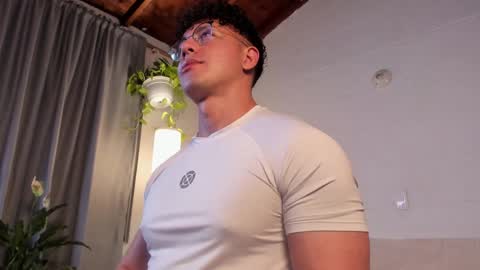 Snapshot of blake_levi chatting on 9, 2, 2025 Blake Levi Independent Model online show from 9, 2, 2025