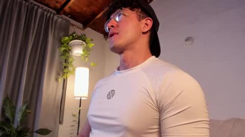 Snapshot of blake_levi chatting on 2, 3, 2025 Blake Levi Independent Model online show from 2, 3, 2025