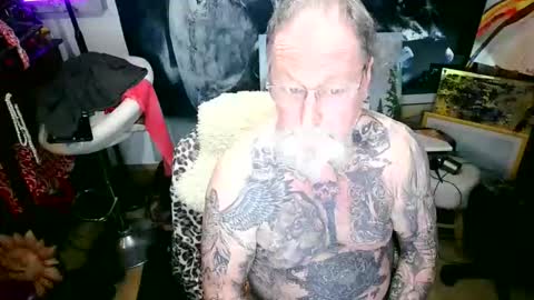 blindsurfer780299 online show from 12, 10, 2025