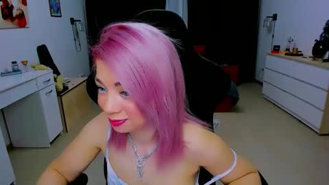 Snapshot of blinkofeyes chatting on 2, 12, 2024 Nicole online show from 2, 12, 2024