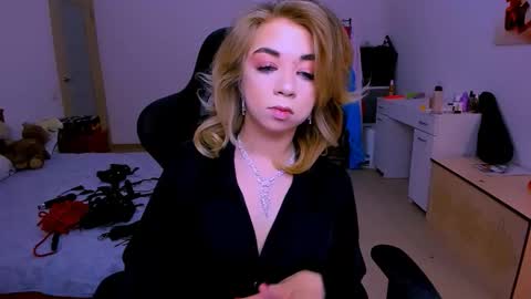 Snapshot of blinkofeyess chatting on 5, 2, 2026 Nicole online show from 5, 2, 2026