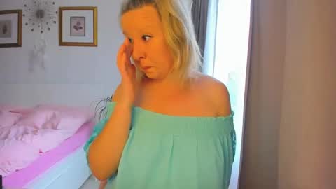 Nicole online show from 17, 1, 2025