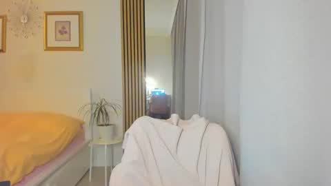 Nicole online show from 5, 2, 2025