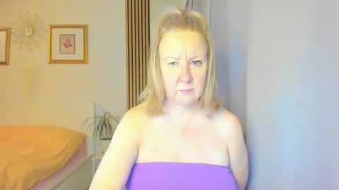 Nicole online show from 5, 2, 2025