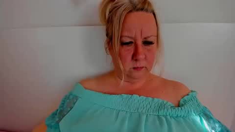 Nicole online show from 25, 9, 2025