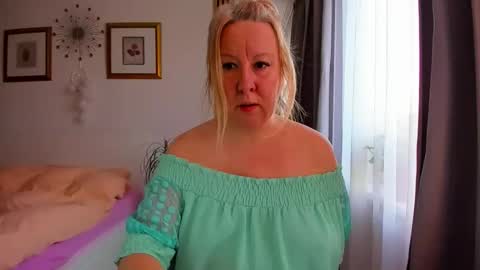 Nicole online show from 3, 2, 2026