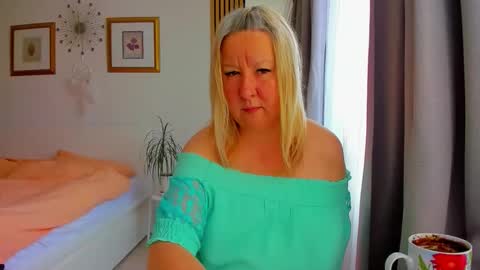 Nicole online show from 9, 4, 2026