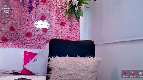 Snapshot of blonde_squirt_ chatting on 8, 2, 2025 blonde_squirt_ online show from 8, 2, 2025