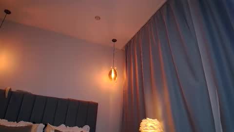 Mia online show from 2, 12, 2025