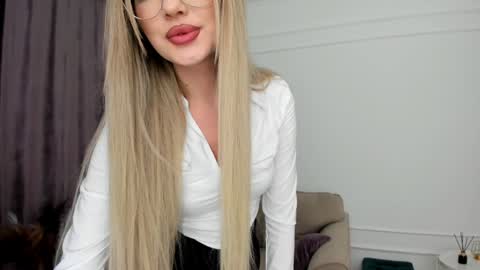 Sophia online show from 18, 1, 2025