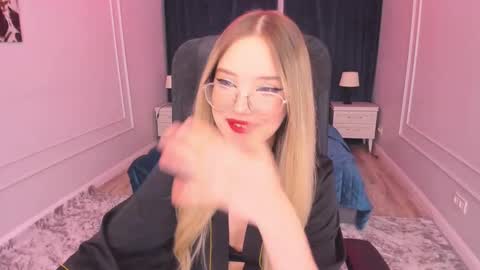 Sophia online show from 15, 2, 2025