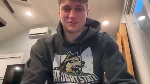 Snapshot of blue_eyed_beau chatting on 25, 2, 2026 Beau online show from 25, 2, 2026