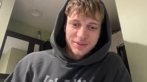 Snapshot of blue_eyed_beau chatting on 13, 3, 2026 Beau online show from 13, 3, 2026