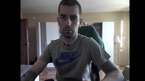 Snapshot of blue_eyed_wolf chatting on 17, 12, 2024 Runaway online show from 17, 12, 2024