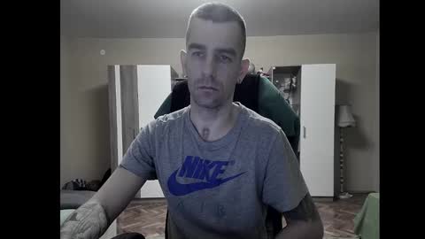 Snapshot of blue_eyed_wolf chatting on 20, 12, 2024 Runaway online show from 20, 12, 2024