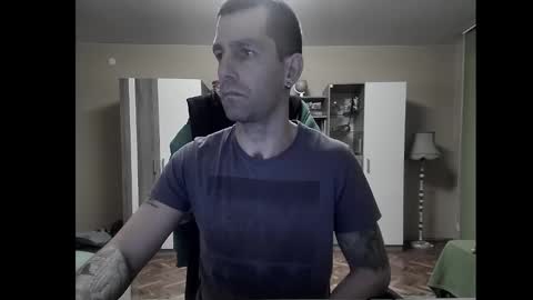 Snapshot of blue_eyed_wolf chatting on 6, 1, 2025 Runaway online show from 6, 1, 2025