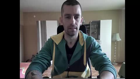 Snapshot of blue_eyed_wolf chatting on 24, 1, 2025 Runaway online show from 24, 1, 2025