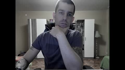 Snapshot of blue_eyed_wolf chatting on 4, 2, 2025 Runaway online show from 4, 2, 2025