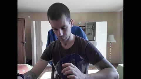 Snapshot of blue_eyed_wolf chatting on 13, 2, 2025 Runaway online show from 13, 2, 2025