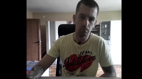 Snapshot of blue_eyed_wolf chatting on 13, 10, 2025 Runaway online show from 13, 10, 2025