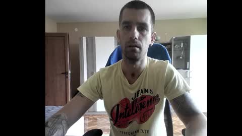 Snapshot of blue_eyed_wolf chatting on 15, 10, 2025 Runaway online show from 15, 10, 2025