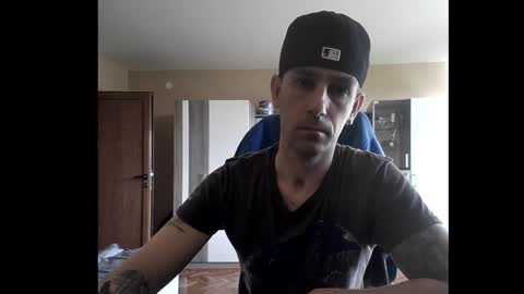 Snapshot of blue_eyed_wolf chatting on 17, 10, 2025 Runaway online show from 17, 10, 2025