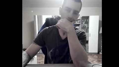 Snapshot of blue_eyed_wolf chatting on 8, 11, 2025 Runaway online show from 8, 11, 2025