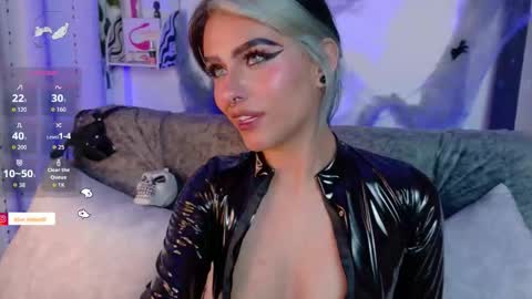 blue_kittenn online show from 26, 10, 2025