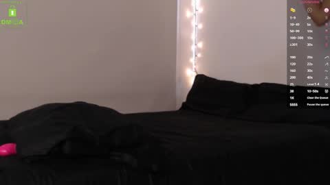 Snapshot of blue_nebula chatting on 19, 10, 2025 Blue online show from 19, 10, 2025