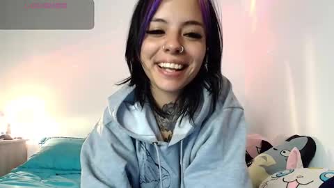 Snapshot of blue_tatuu1 chatting on 10, 12, 2024 Alice bleu for friends online show from 10, 12, 2024