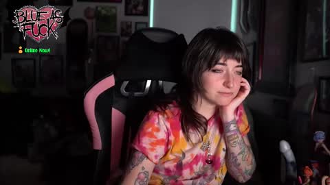 Snapshot of blueasfuck chatting on 22, 10, 2025 Blue online show from 22, 10, 2025