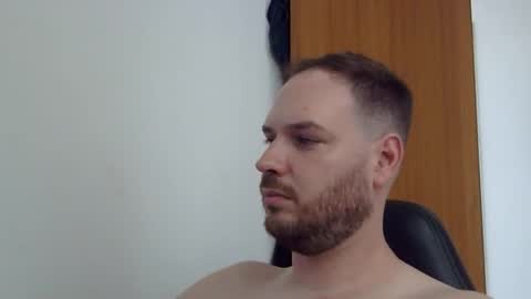 Snapshot of bluec2c chatting on 15, 10, 2025 Blue online show from 15, 10, 2025