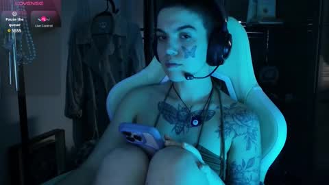 Snapshot of bluedweeb chatting on 7, 3, 2025 Blue online show from 7, 3, 2025