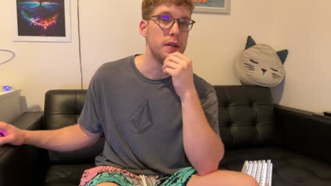 Snapshot of blueeyedtallguy chatting on 23, 12, 2024 blueeyedtallguy online show from 23, 12, 2024