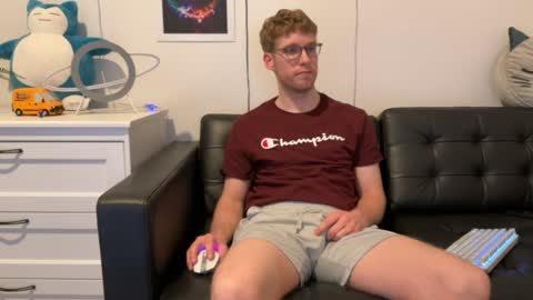 Snapshot of blueeyedtallguy chatting on 8, 1, 2025 blueeyedtallguy online show from 8, 1, 2025