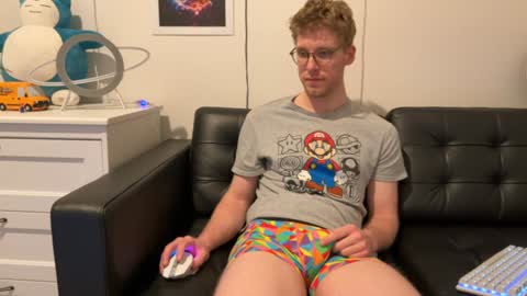 Snapshot of blueeyedtallguy chatting on 11, 1, 2025 blueeyedtallguy online show from 11, 1, 2025