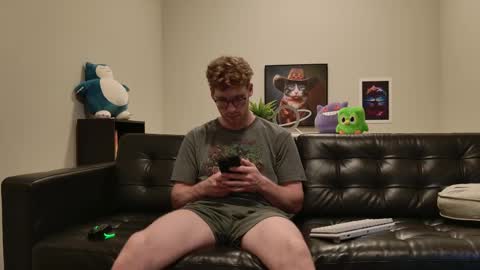 Snapshot of blueeyedtallguy chatting on 18, 9, 2025 blueeyedtallguy online show from 18, 9, 2025