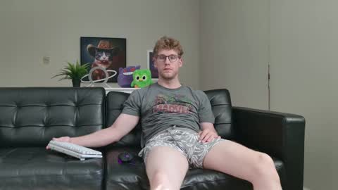 Snapshot of blueeyedtallguy chatting on 28, 9, 2025 blueeyedtallguy online show from 28, 9, 2025