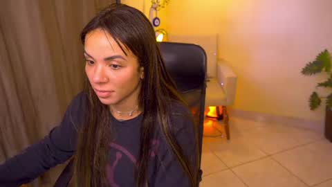 Snapshot of blueflora chatting on 19, 6, 2026 FLORAA online show from 19, 6, 2026