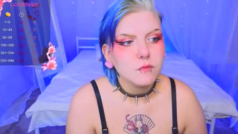 Snapshot of bluelunaray chatting on 24, 9, 2025 Hi my name is Lunaray online show from 24, 9, 2025