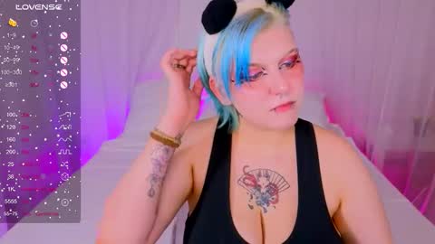 Snapshot of bluelunaray chatting on 30, 9, 2025 Hi my name is Lunaray online show from 30, 9, 2025