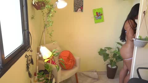 Snapshot of bluemysticlady chatting on 17, 1, 2025 FLORAA online show from 17, 1, 2025